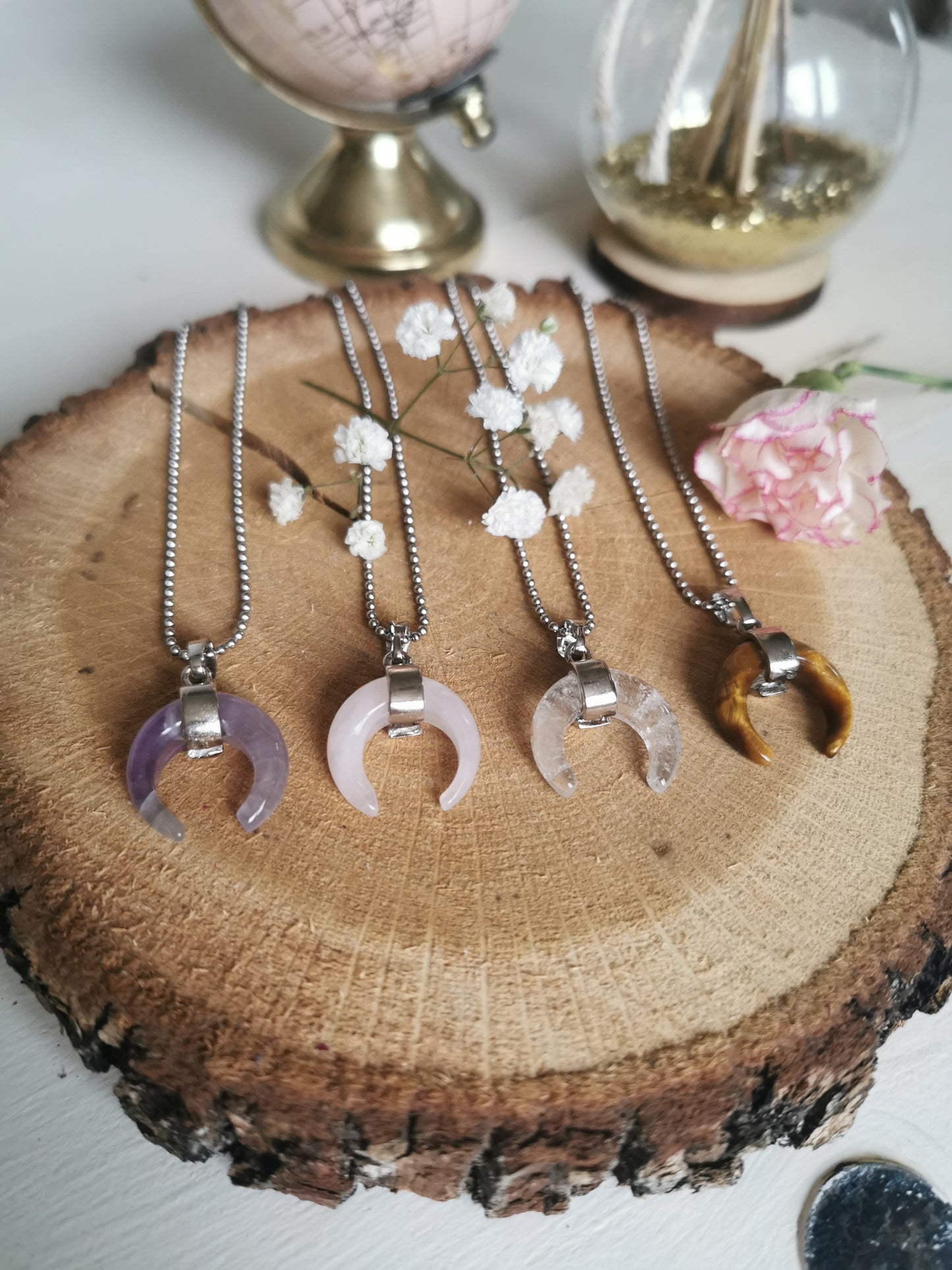 Colliers avec Pendentif Croissant de Lune en Quartz Rose, Améthyste, Cristal de Roche & Œil de Tigre