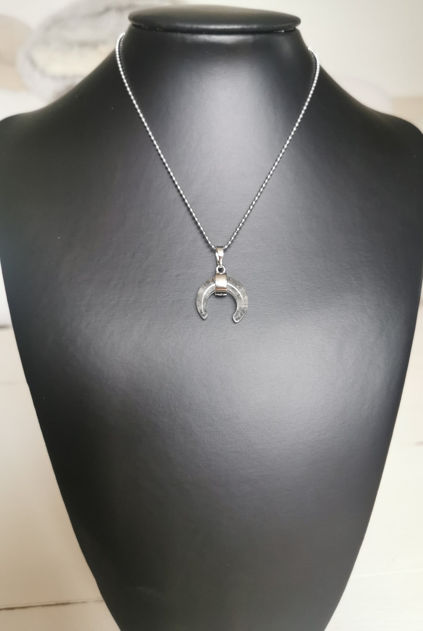 Colliers avec Pendentif Croissant de Lune en Quartz Rose, Améthyste, Cristal de Roche & Œil de Tigre