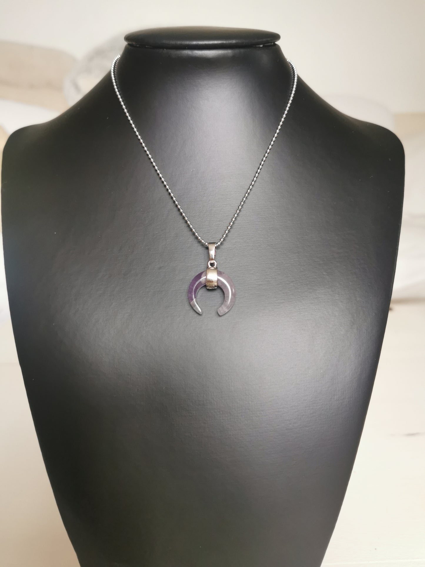 Colliers avec Pendentif Croissant de Lune en Quartz Rose, Améthyste, Cristal de Roche & Œil de Tigre