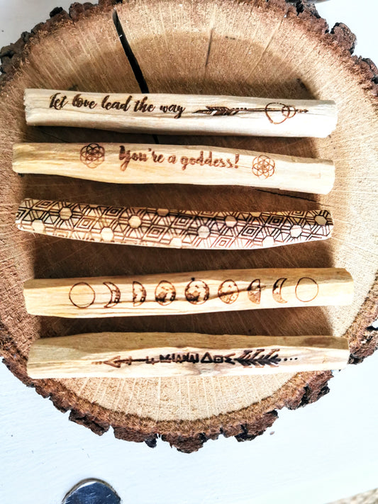 Palo Santo : Utilisations et Bienfaits d’un Bois Sacré