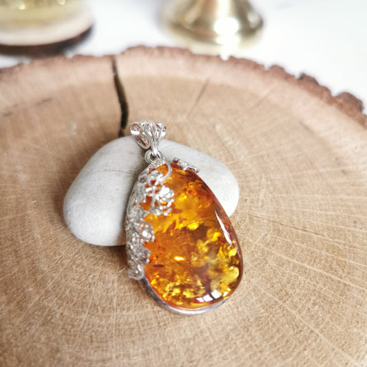 Pendentif en Ambre - Laima