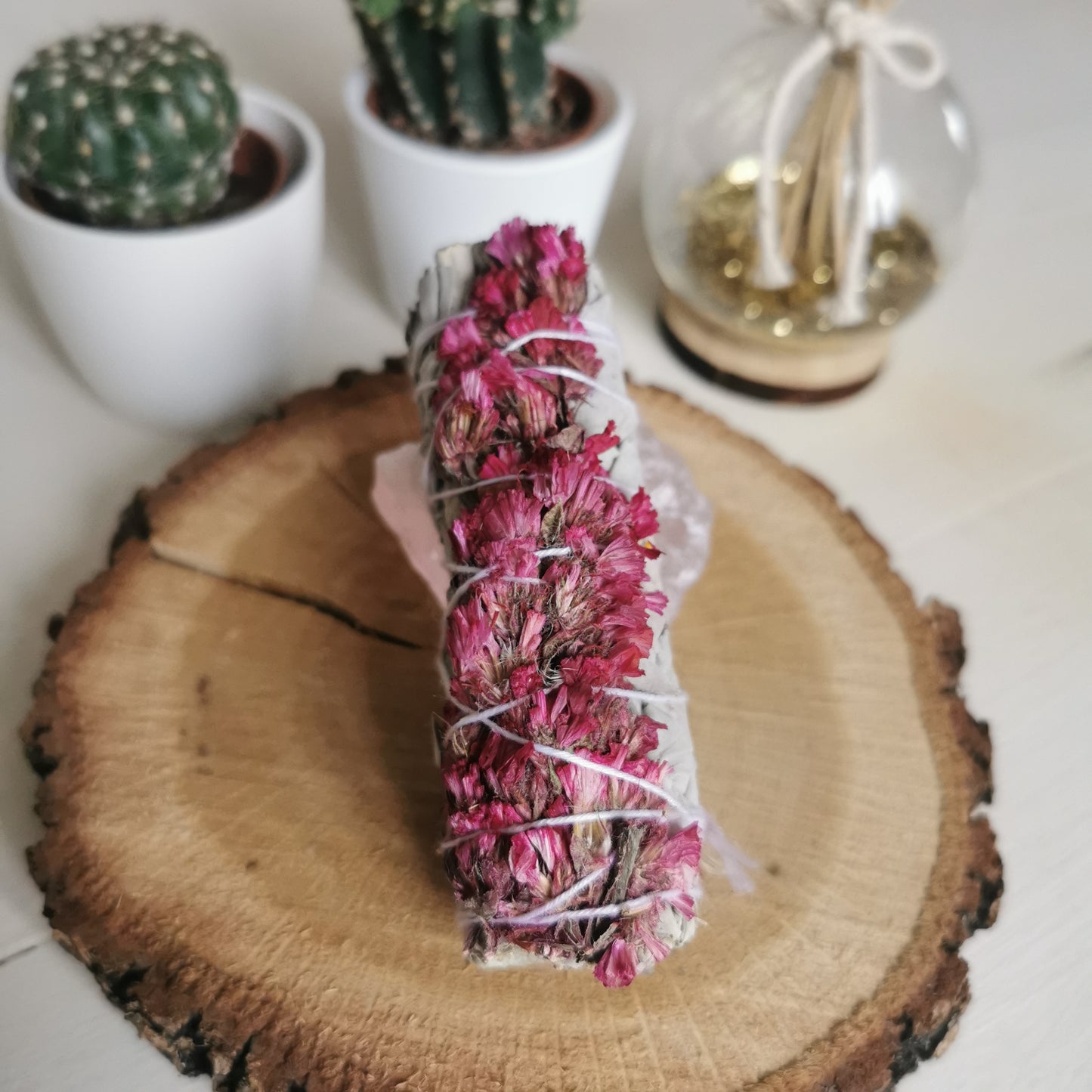 Bouquet de Sauge avec Fleurs de sinuata rose