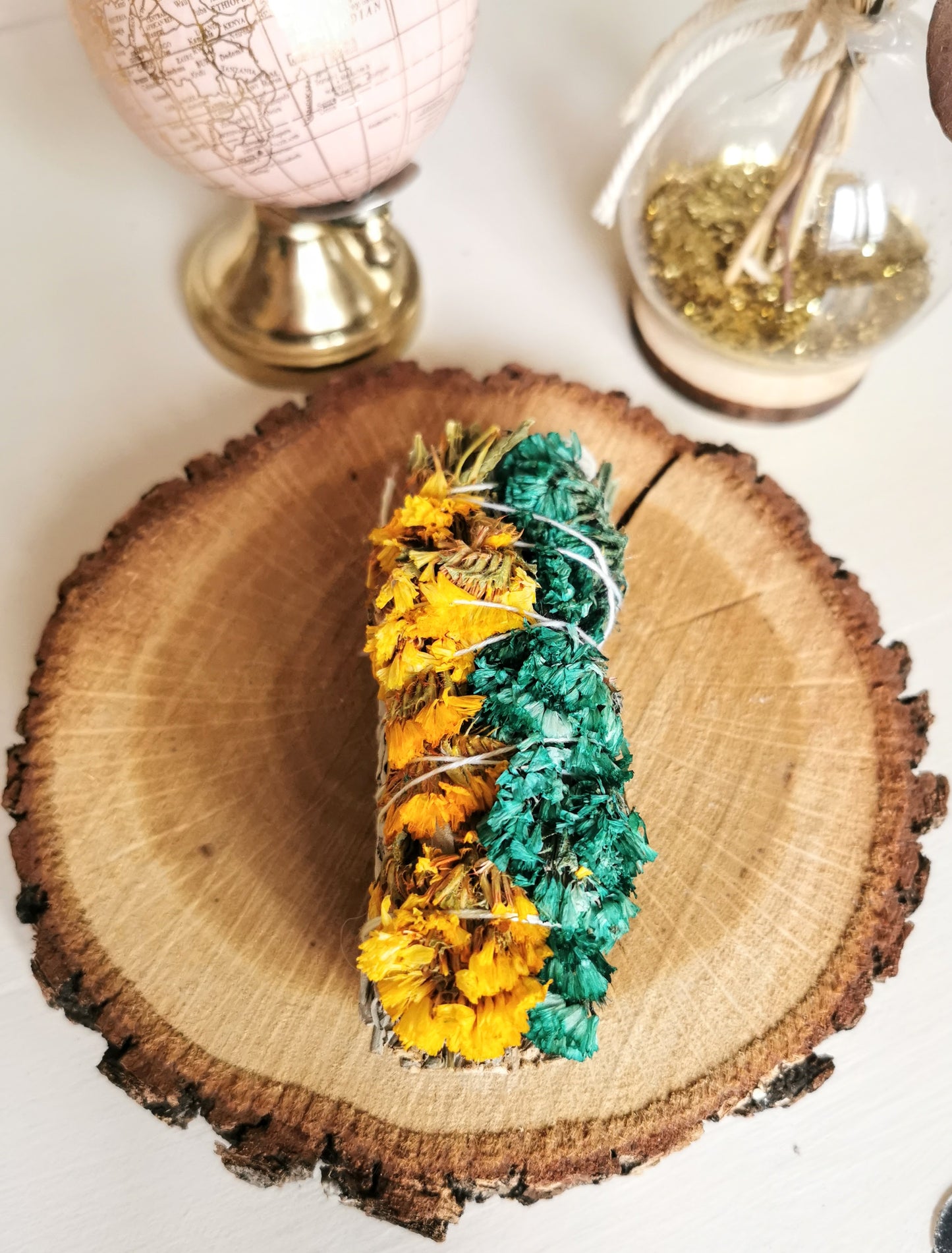 Bouquets de sauge avec Fleurs de Sinuata turquoise et jaune
