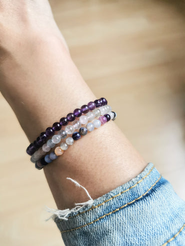 Bracelet en Agate violete 4mm